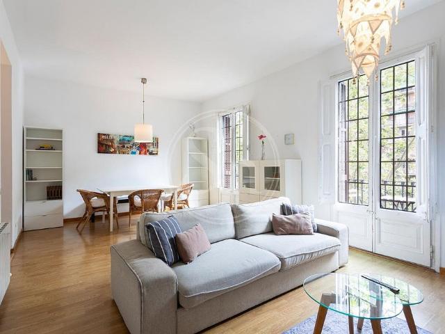 Piso en alquiler en paseo De Sant Joan, Barcelona, de 75 m² 3 habitaciones por 1.795