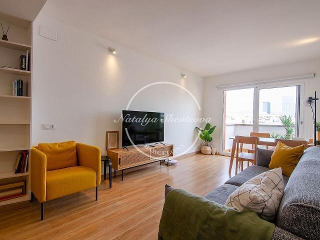 Piso en alquiler en paseo Del Taulat, Barcelona, de 85 m² 3 habitaciones por 2.500 €
