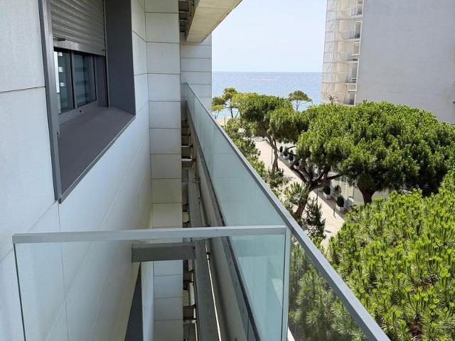 Piso en alquiler en paseo València, Castell Platja d´Aro, de 98 m² 2 habitaciones por 1.359