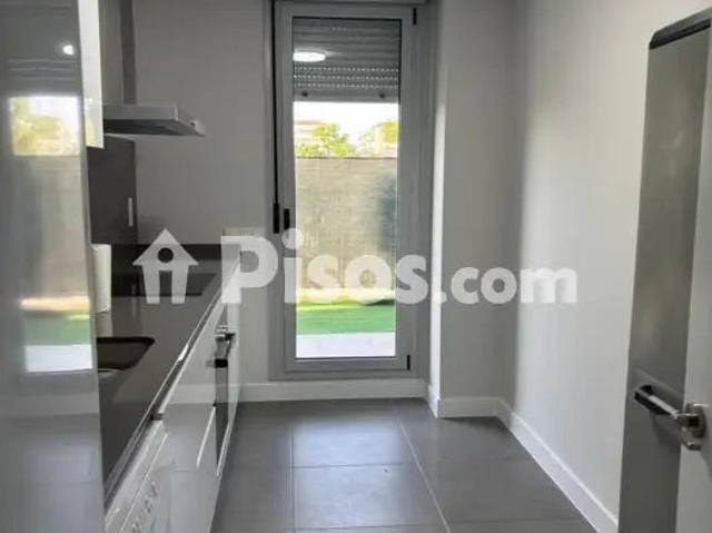 Piso en alquiler en Parque Alcosa