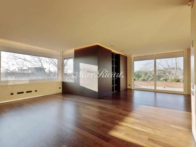Piso en alquiler en Pedralbes 309m²