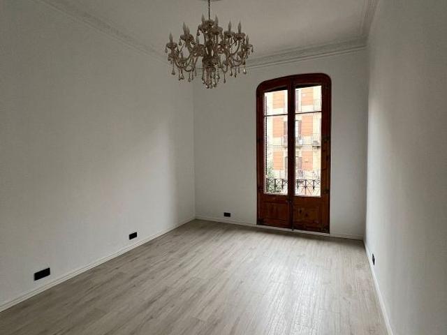 Piso en alquiler en plaza D'urquinaona, Barcelona, de 125 m² 2 habitaciones por 1.790
