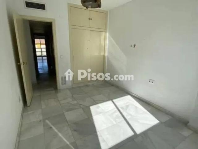 Piso en alquiler en Plaza de Colón
