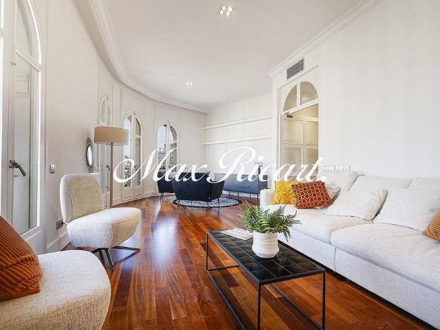 Piso en alquiler en plaza De Francesc Macià, Barcelona, de 230 m² 4 habitaciones por 6.740