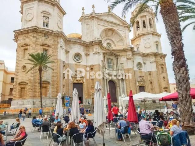 Piso en alquiler en Plaza de la Catedral