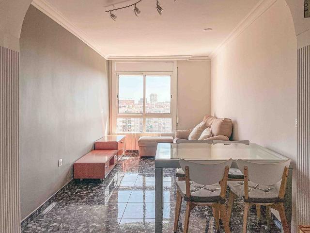 Piso en alquiler en plaza De la Infància, Barcelona, de 68 m² 3 habitaciones por 1.300
