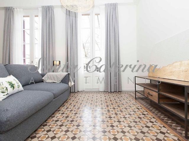 Piso en alquiler en plaza De la Universitat, Barcelona, de 42 m² 1 habitación por 1.300