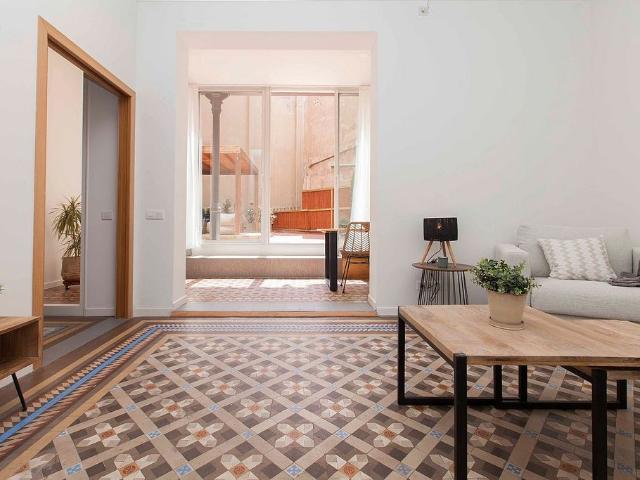 Piso en alquiler en plaza De la Universitat, Barcelona, de 80 m² 2 habitaciones por 2.024