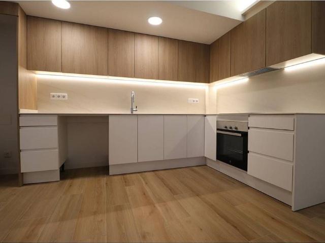 Piso en alquiler en plaza De Les Acàcies, Sabadell, de 40 m² 1 habitación por 950