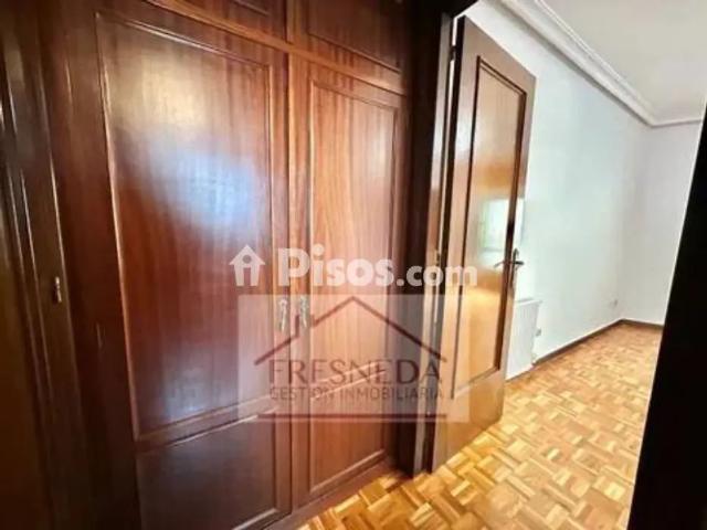 Piso en alquiler en Plaza de Riego