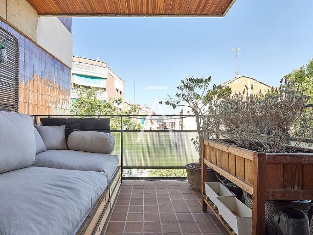 Piso en alquiler en plaza De Salvador Riera, Barcelona, de 119 m² 3 habitaciones por 1.767