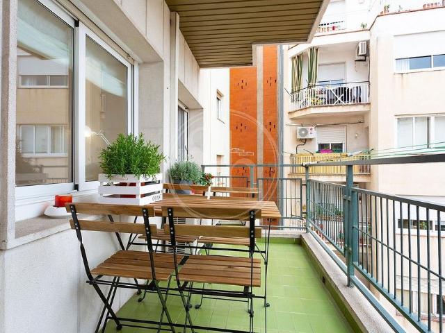 Piso en alquiler en plaza De Tetuan, Barcelona, de 90 m² 4 habitaciones por 2.495