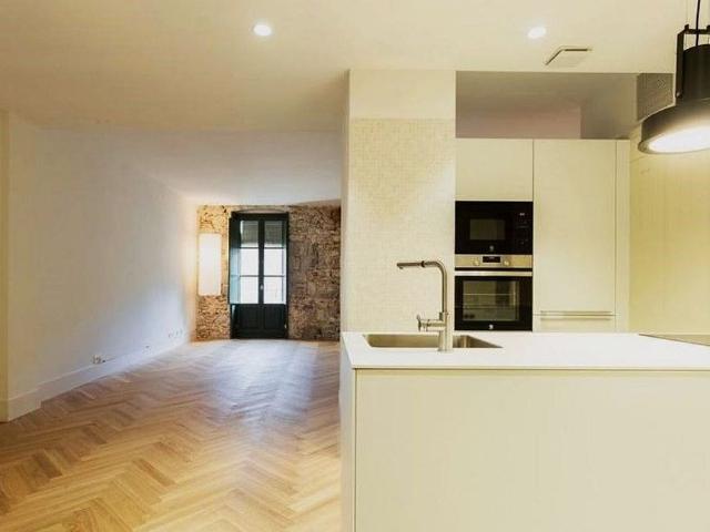 Piso en alquiler en plaza Del Vi, Girona, de 63 m² 2 habitaciones por 1.500