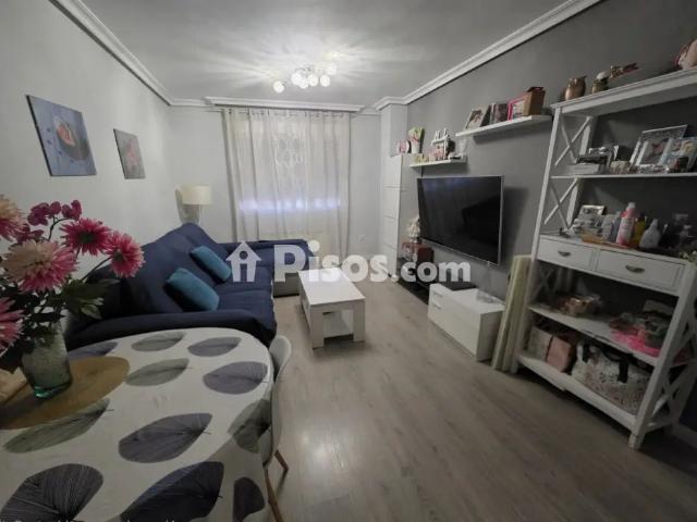Piso en alquiler en Plaza Diego de Badajoz, 4
