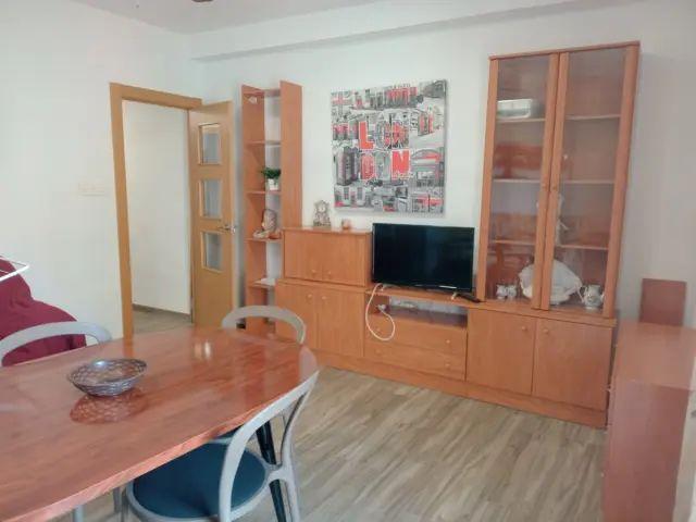 Piso en alquiler en Plaza Polo y Caña, 6