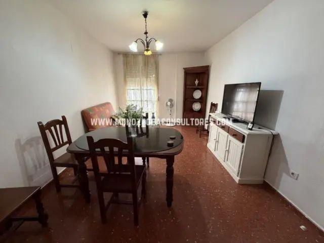 Piso en alquiler en Plaza Virgen del Rosario