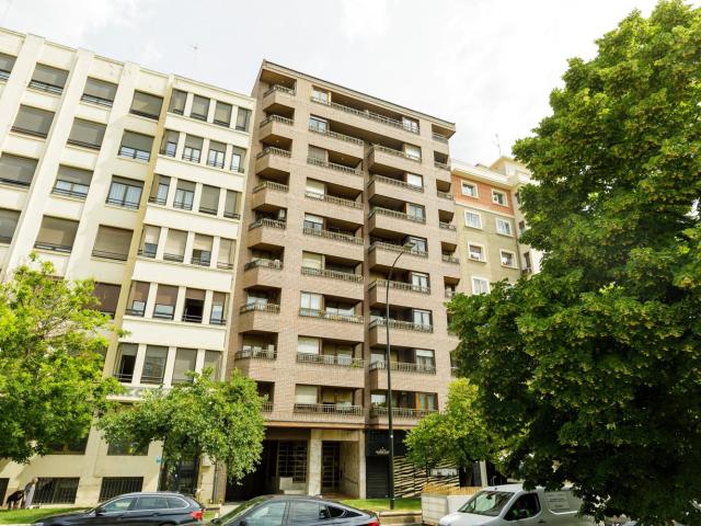 PISO EN ALQUILER EN PSO. DE LA MINA CON PLAZA DE GARAJE – 005.04502