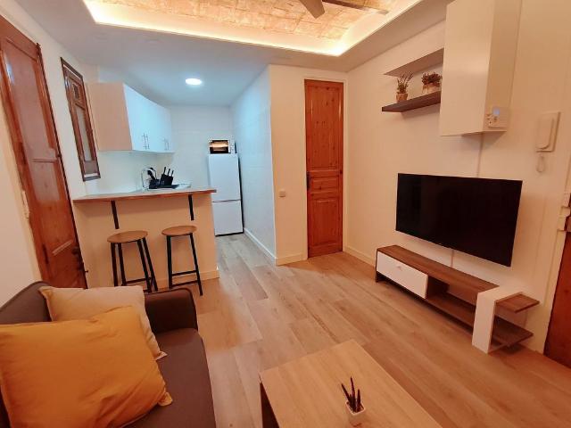 Piso en alquiler en rambla De Badal, Barcelona, de 46 m² 1 habitación por 1.300