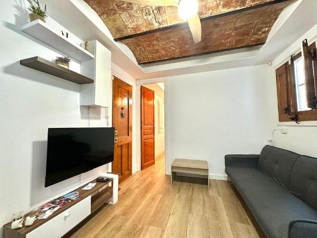 Piso en alquiler en rambla De Badal, Barcelona, de 54 m² 1 habitación por 1.400