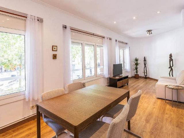 Piso en alquiler en rambla Del Poblenou, Barcelona, de 94 m² 2 habitaciones por 1.503