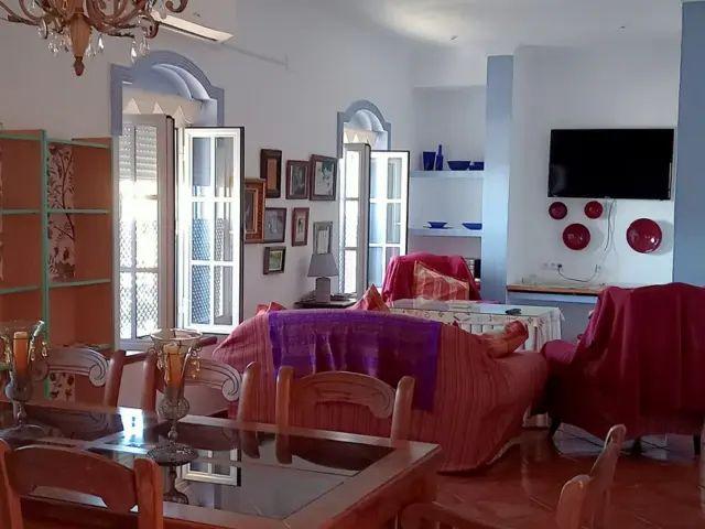 Piso en alquiler en Ronda de los Mártires, 2