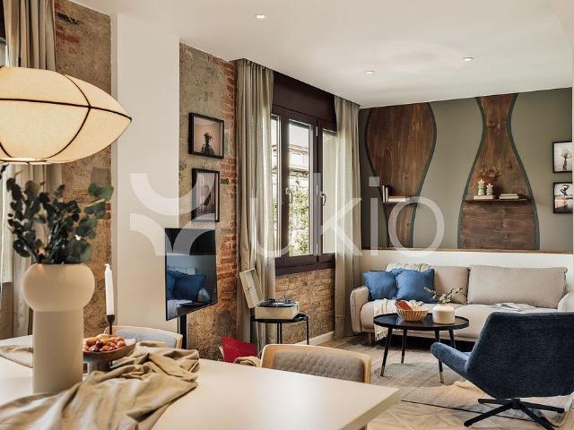 Piso en alquiler en ronda De Sant Antoni, Barcelona, de 57 m² 1 habitación por 2.930