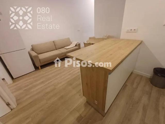 Piso en alquiler en Ronda de Sant Antoni, cerca de Carrer dels Tallers