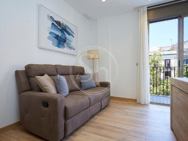 Piso en alquiler en ronda De Sant Pau, Barcelona, de 68 m² 2 habitaciones por 1.450