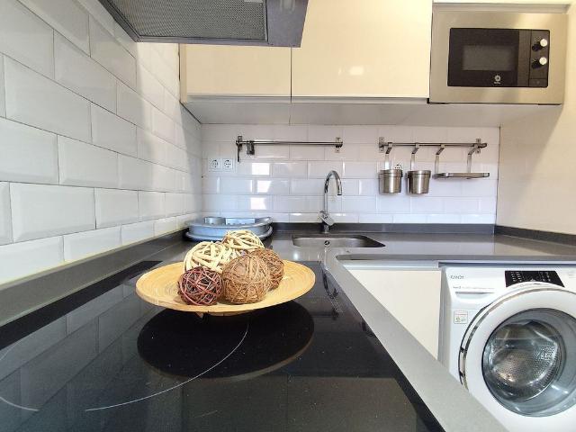 Piso en alquiler en ronda De Sant Pau, Barcelona, de 81 m² 4 habitaciones por 2.300