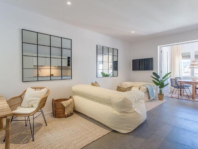 Piso en alquiler en ronda De Sant Pere, Barcelona, de 75 m² 2 habitaciones por 1.800