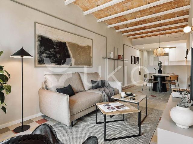Piso en alquiler en ronda De Sant Pere, Barcelona, de 76 m² 2 habitaciones por 2.685