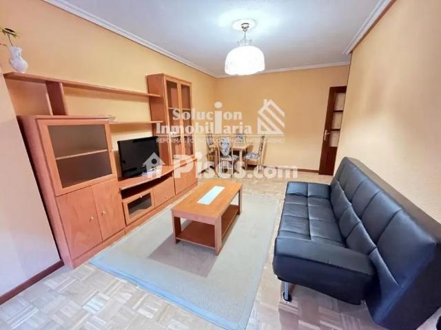 Piso en alquiler en Salesas
