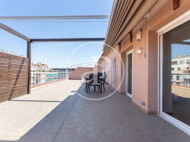 Piso en Alquiler en Sants Badal