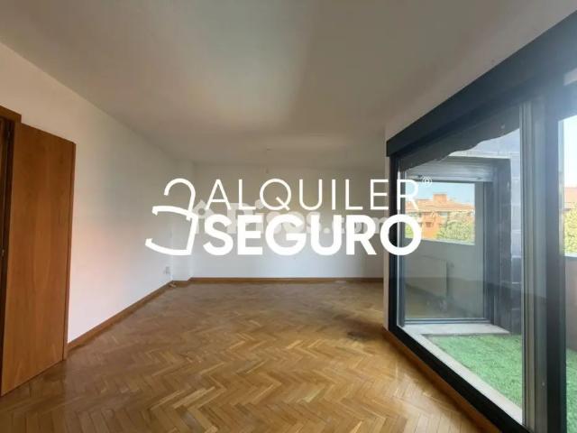 Piso en alquiler en Sector B
