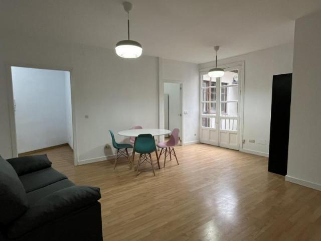 Piso en alquiler en Segovia, Calle Escuderos, 40001