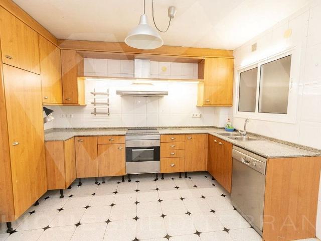 Piso en alquiler en Tarragona, de 158 m² 4 habitaciones por 1.232