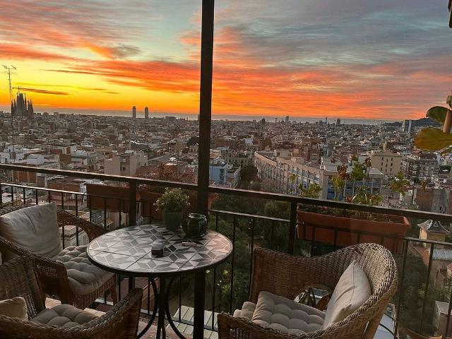 Piso en alquiler en travesía De Dalt, Barcelona, de 110 m² 2 habitaciones por 2.600