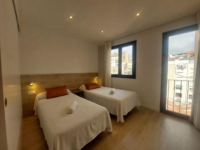 Piso en alquiler en travesía De Gràcia, Barcelona, de 95 m² 2 habitaciones por 2.600