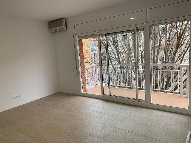 Piso en alquiler en travesía De Les Corts, Barcelona, de 81 m² 4 habitaciones por 1.550