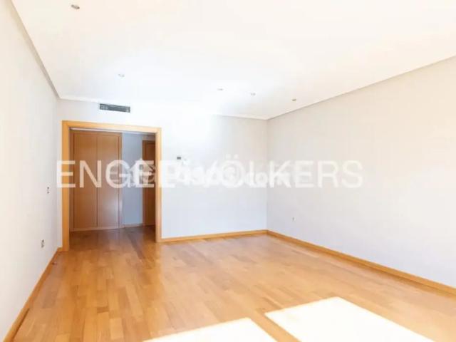 Piso en alquiler en Valdemarín