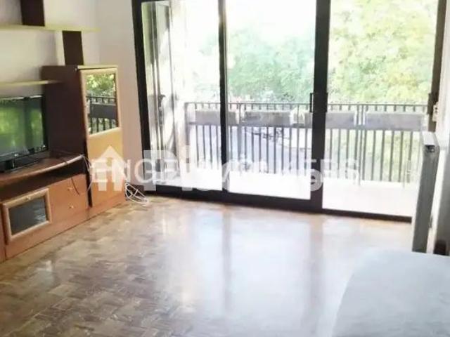 Piso en alquiler en Valdezarza