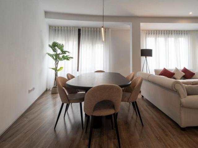 Piso en Alquiler en Valencia de las Torres, Valencia