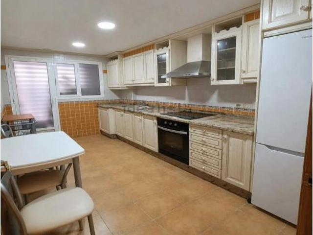 Piso en Alquiler en Valencia de las Torres, Valencia