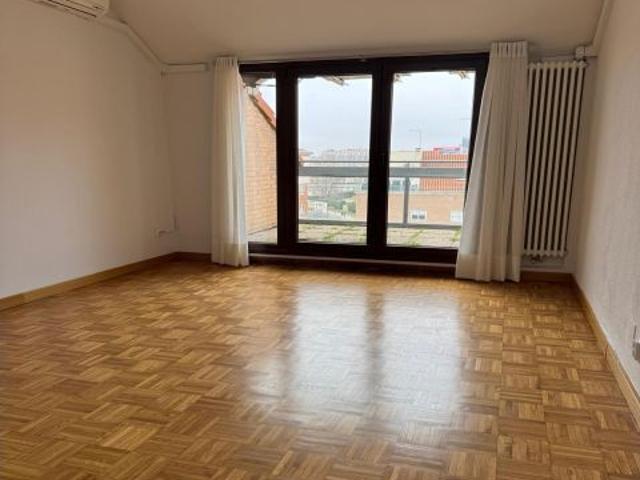 Piso en Alquiler en Valladolid, Valladolid