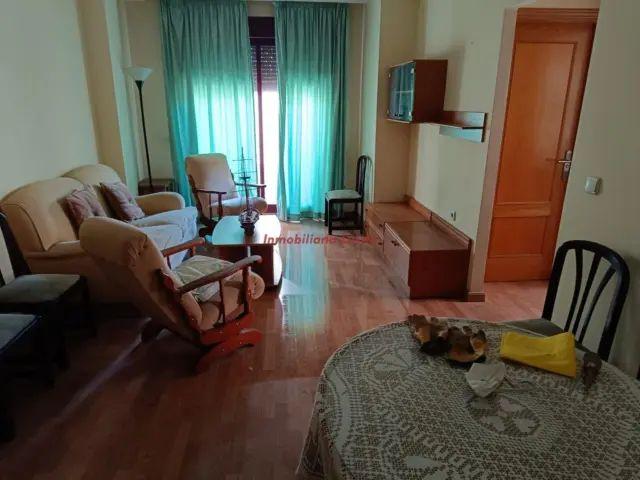 Piso en alquiler en Vialia