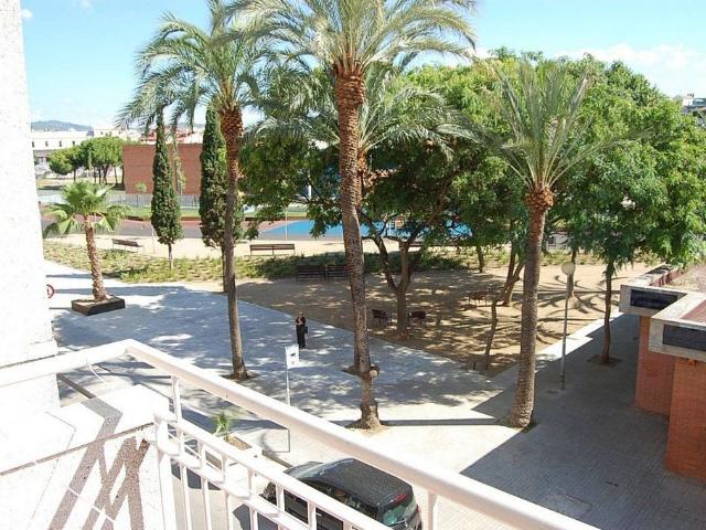 Piso en alquiler en Vilanova i La Geltrú, de 90 m² 4 habitaciones por 950