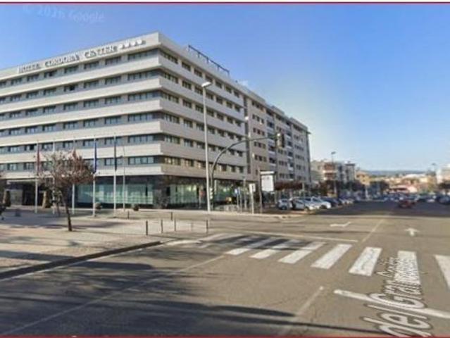 Piso en alquiler junto a Vial CENTER con garaje incluido