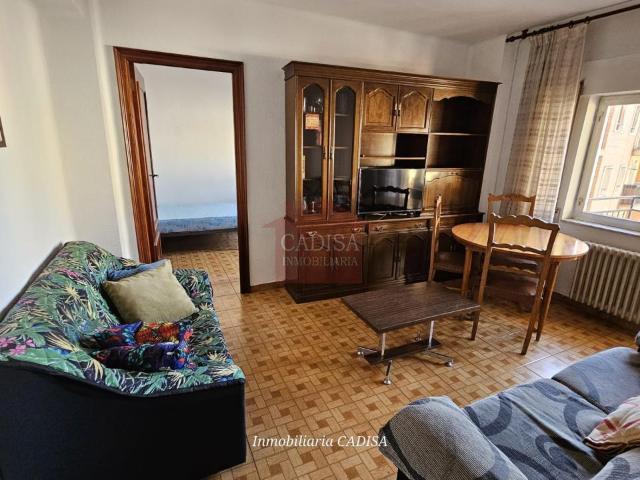 PISO EN ALQUILER PARA CHICAS ESTUDIANTES, CÉNTRICO Y CAMPUS. REF 10464