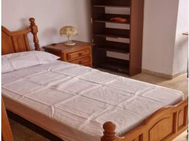 PISO EN ALQUILER PARA ESTUDIANTE JUNTO A LA PLAZA DE TOROS