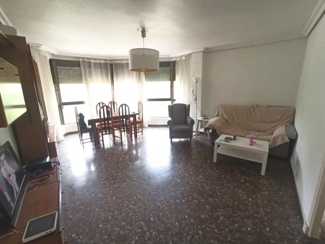 PISO EN ALQUILER PARA ESTUDIANTES